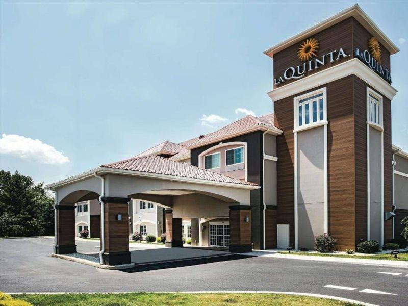 Отель La Quinta By Wyndham Чемберсберг Экстерьер фото